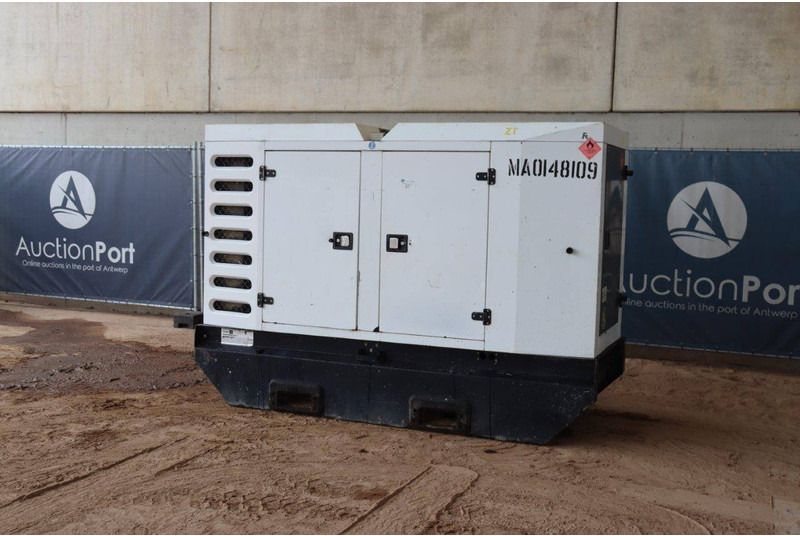 SDMO R90C3 - Generador industriale: foto 3 SDMO R90C3 - Generador industriale: foto 3