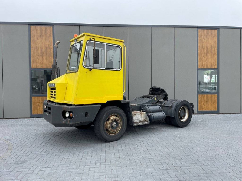 Terberg YT17 4X2 - Tractor industrial: foto 2 Terberg YT17 4X2 - Tractor industrial: foto 2