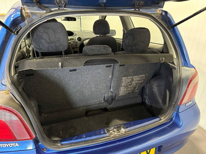 Toyota Yaris - Sedan: foto 5 Toyota Yaris - Sedan: foto 5