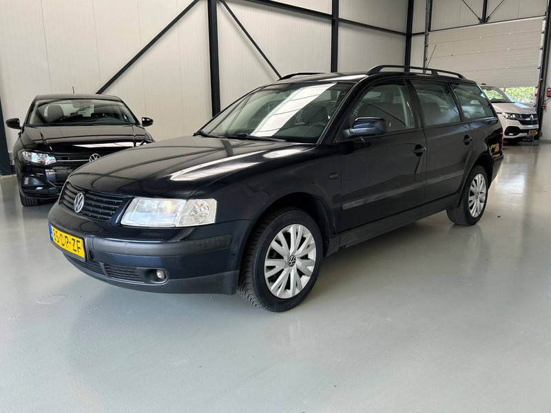 Volkswagen Passat 1.8 Comfort - Sedan: foto 1 Volkswagen Passat 1.8 Comfort - Sedan: foto 1