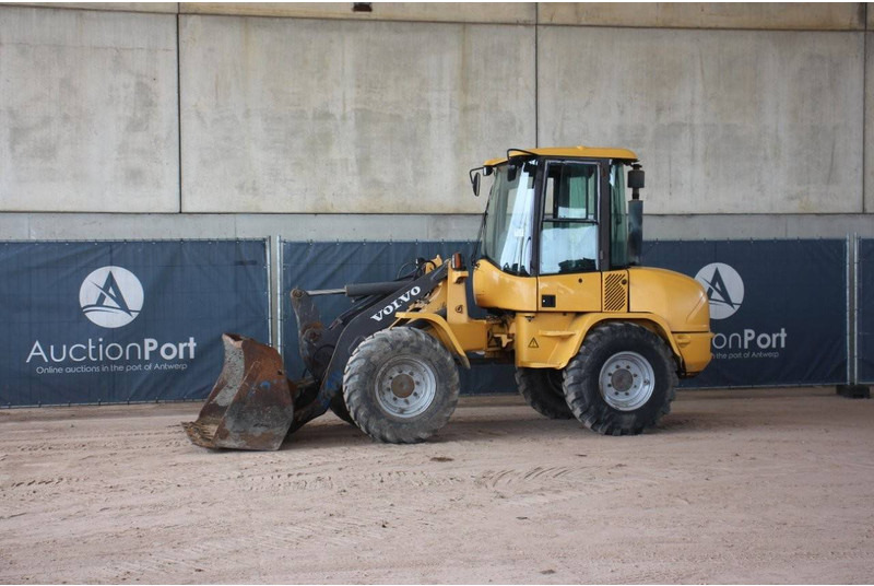 Volvo L30B-Z/X - Cargadora de ruedas: foto 1 Volvo L30B-Z/X - Cargadora de ruedas: foto 1