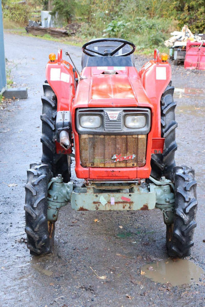 Tractor Yanmar YM1610D: foto 8 Tractor Yanmar YM1610D: foto 8