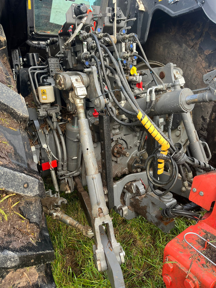 Tractor VALTRA S394: foto 13