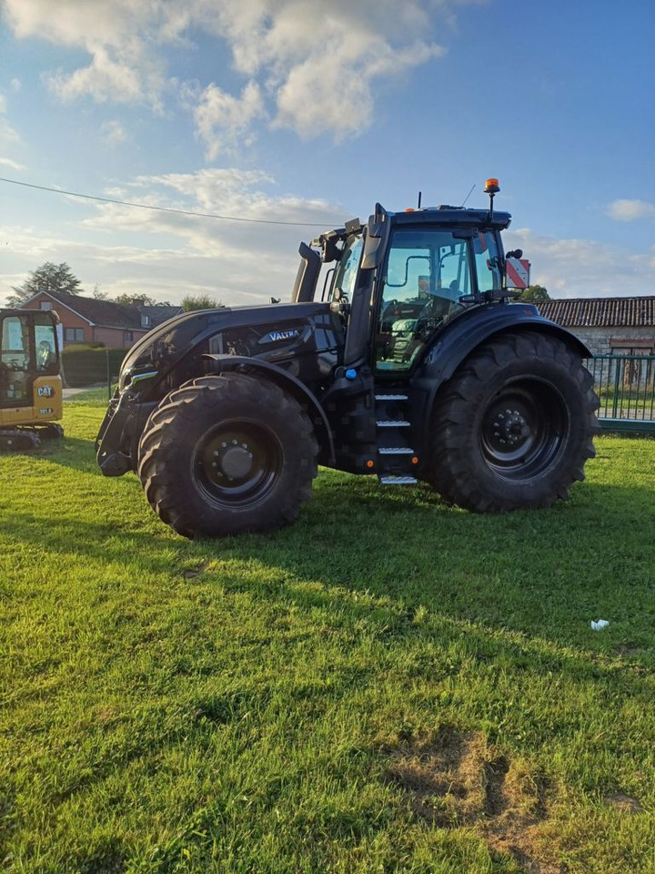 Valtra Q245 - Tractor: foto 2 Valtra Q245 - Tractor: foto 2