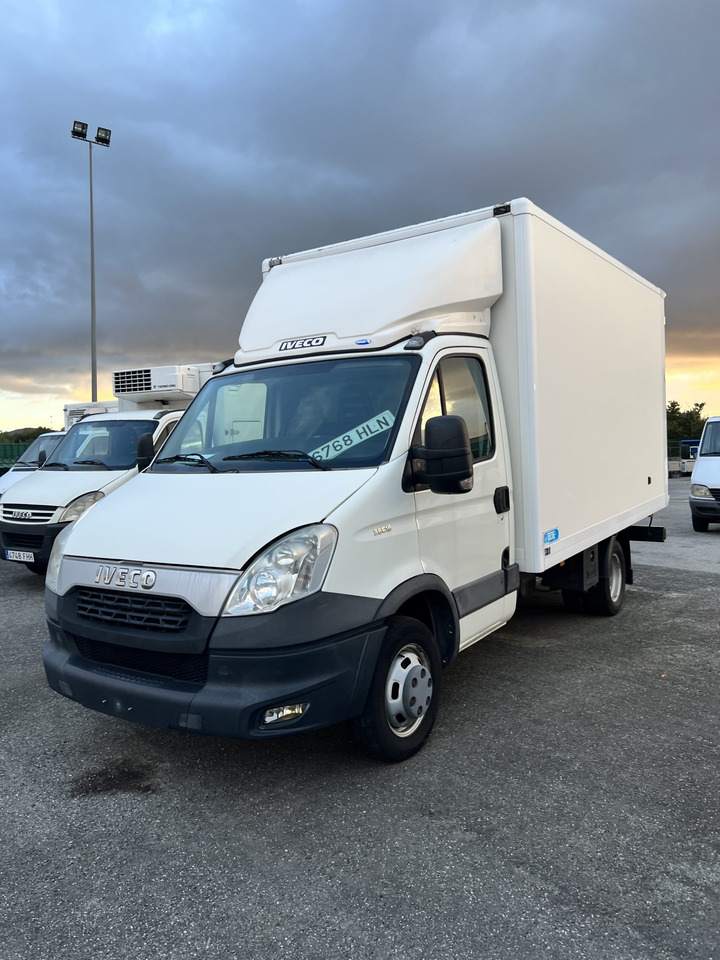 Furgoneta caja cerrada IVECO 35C15 CAJA CERRADA: foto 9