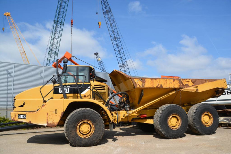 Cat 735 - Dúmper articulado: foto 1 Cat 735 - Dúmper articulado: foto 1