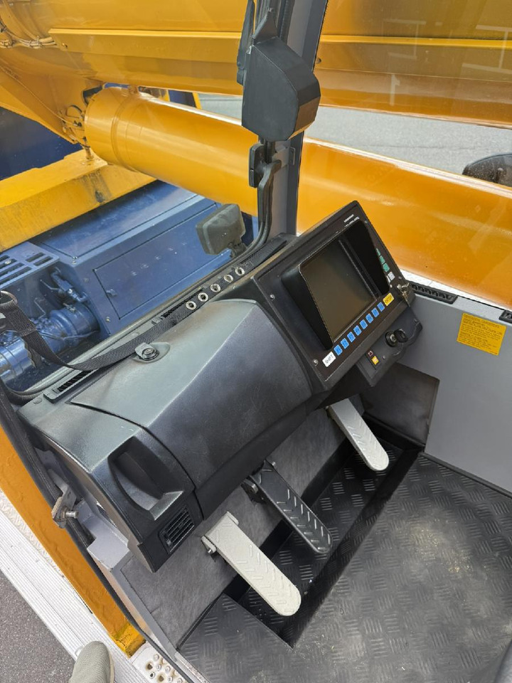 Autogrúa Liebherr LTM 1055-3.1 (05 - 055 855) | 6 x 6: foto 25 Autogrúa Liebherr LTM 1055-3.1 (05 - 055 855) | 6 x 6: foto 25