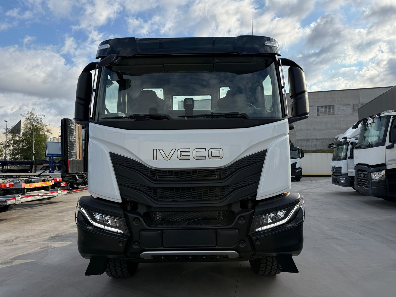 IVECO AD300X46Z OFF X-Way HI-TRACTION E6 (Chassis) - Camión chasis: foto 3 IVECO AD300X46Z OFF X-Way HI-TRACTION E6 (Chassis) - Camión chasis: foto 3