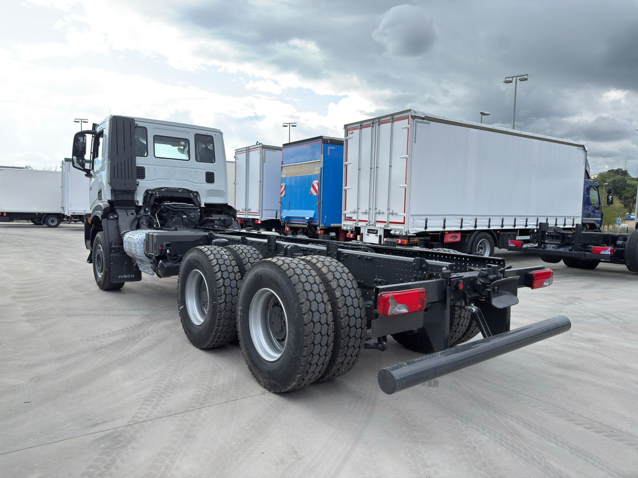 IVECO AD380T46 6x4 E6 (Chassis) - Camión chasis: foto 5 IVECO AD380T46 6x4 E6 (Chassis) - Camión chasis: foto 5