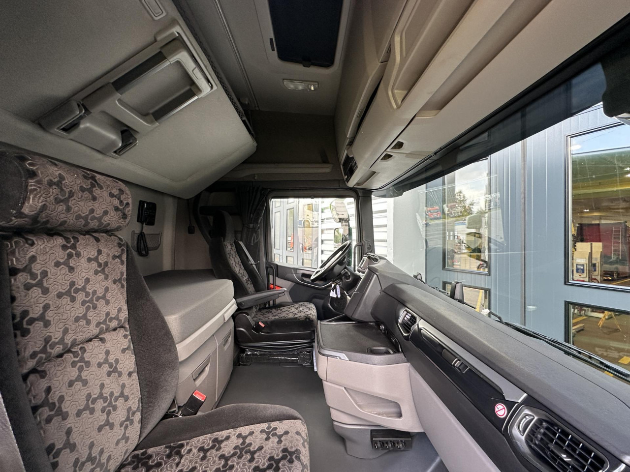 SCANIA S 450 A4x2NB - Cabeza tractora: foto 2 SCANIA S 450 A4x2NB - Cabeza tractora: foto 2