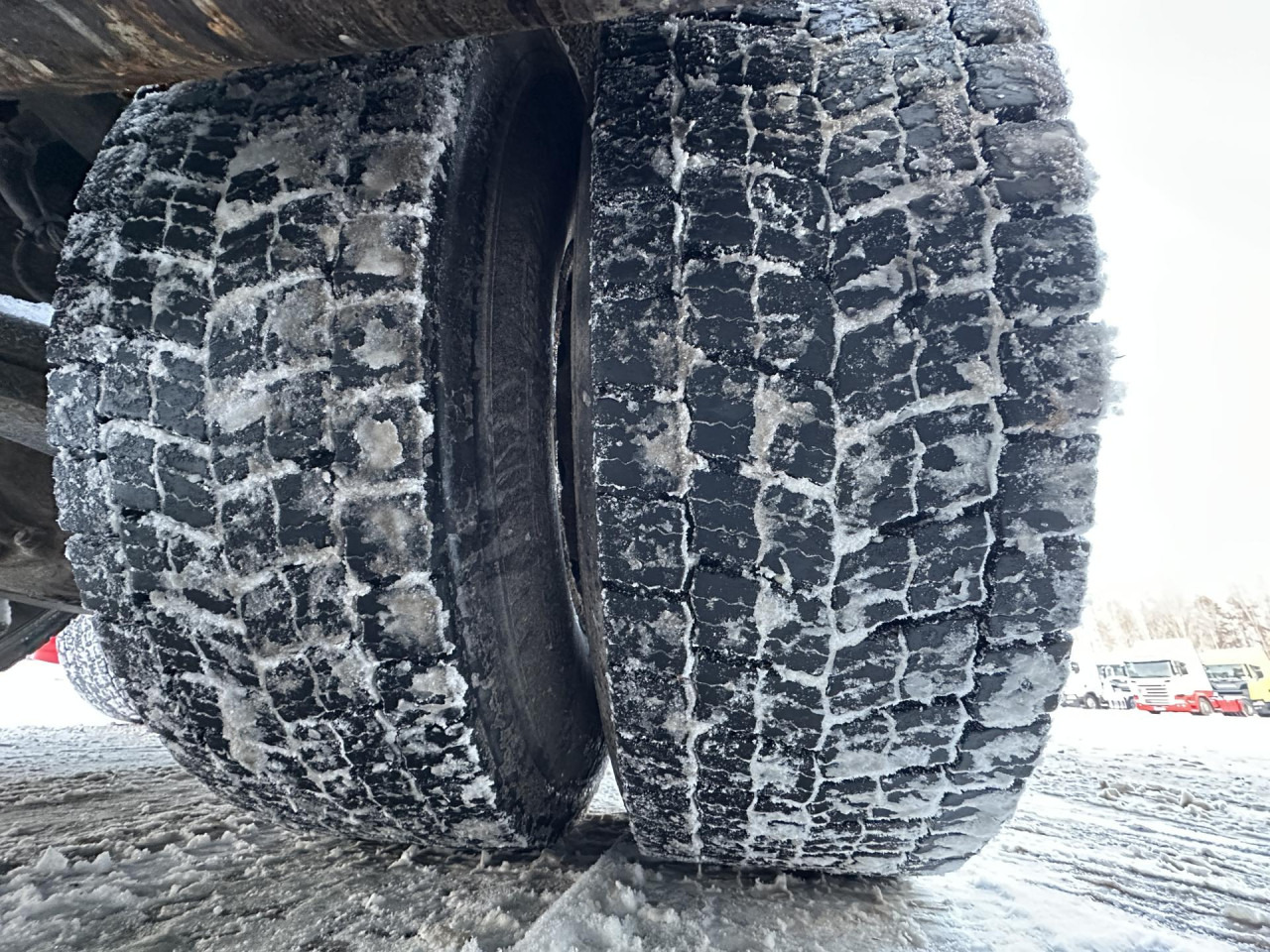 SCANIA R 560 LB6x4HNB - Camión chasis: foto 2 SCANIA R 560 LB6x4HNB - Camión chasis: foto 2