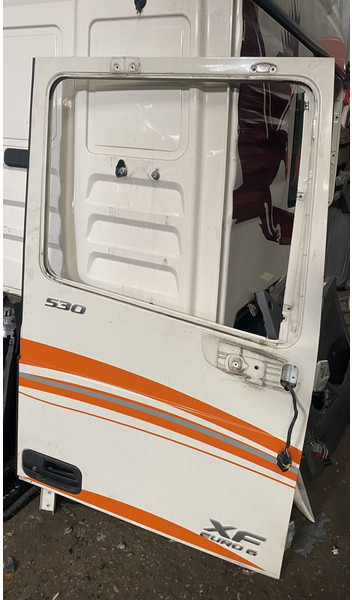 DAF XF - Puerta y piezas: foto 2 DAF XF - Puerta y piezas: foto 2