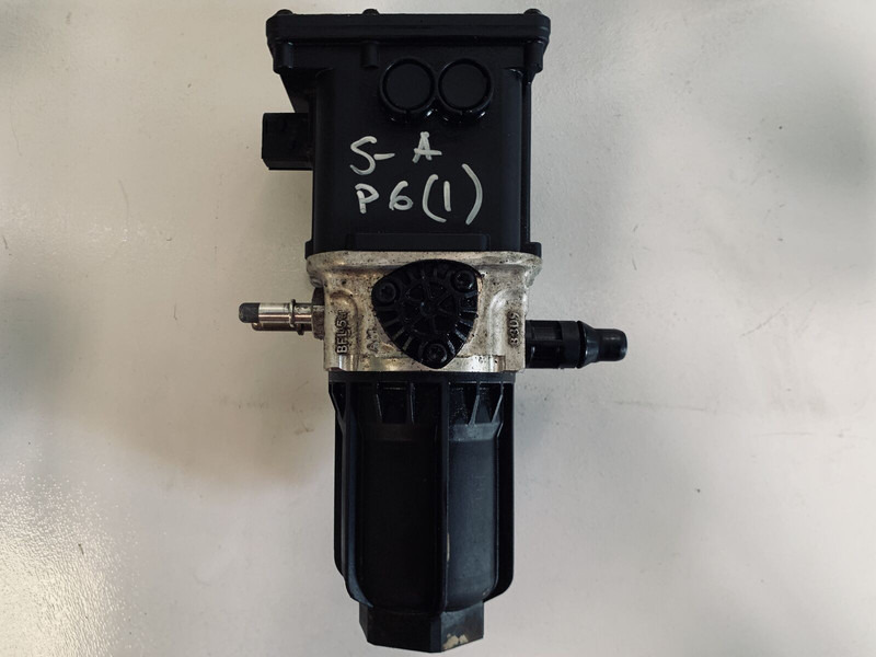 Scania P6 - Silenciador/ Sistema de escape: foto 3 Scania P6 - Silenciador/ Sistema de escape: foto 3