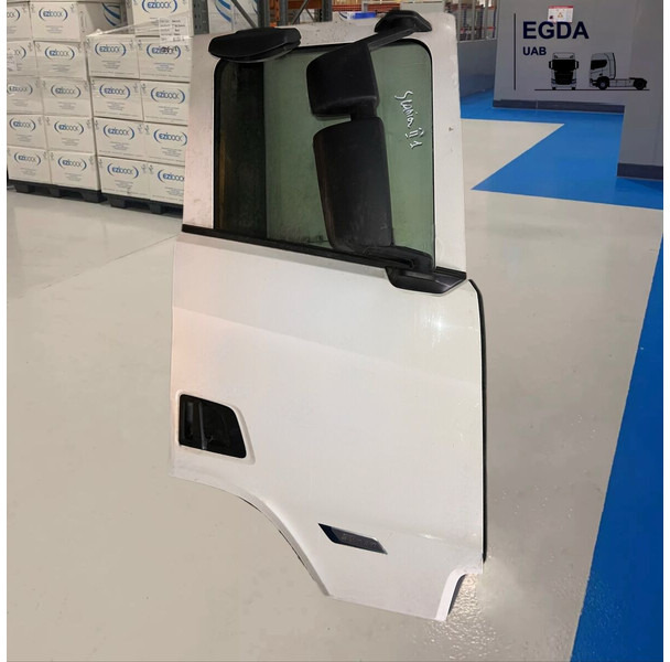 Scania R - Puerta y piezas: foto 1 Scania R - Puerta y piezas: foto 1