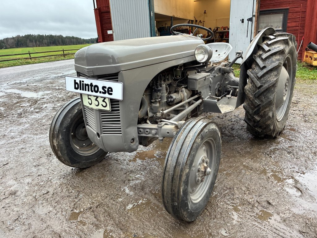 FERGUSON TED 20 - Tractor: foto 1 FERGUSON TED 20 - Tractor: foto 1
