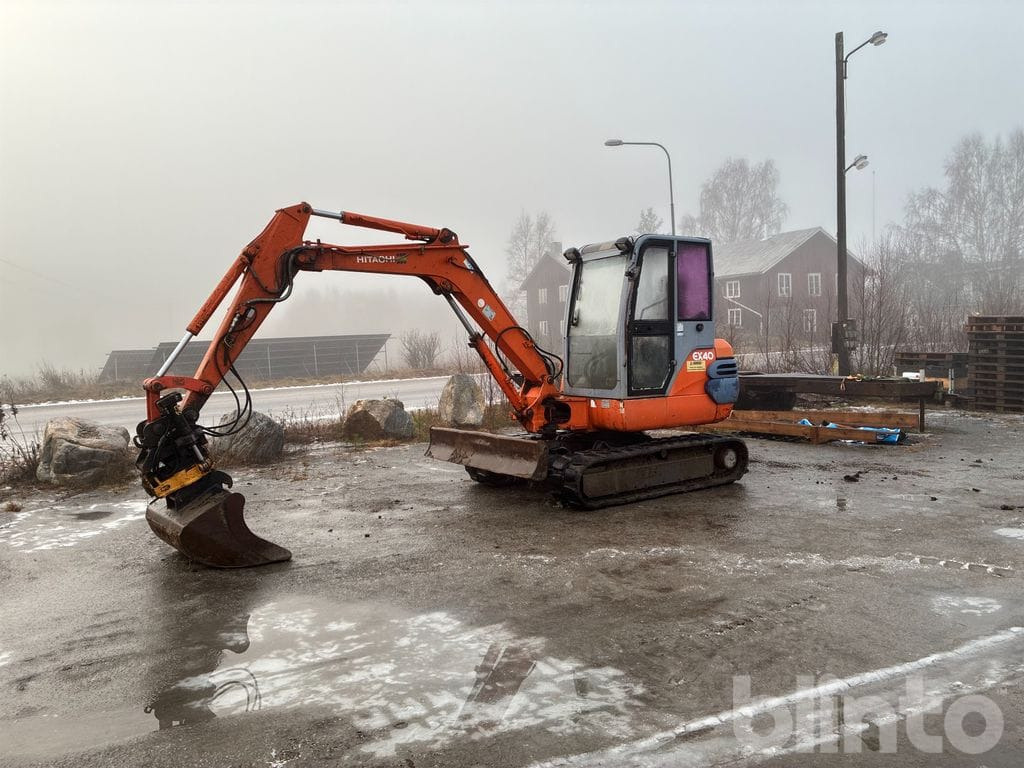 Hitachi EX40 - Miniexcavadora: foto 1 Hitachi EX40 - Miniexcavadora: foto 1