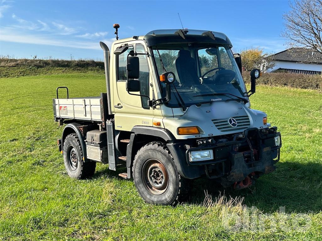 Mercedes-Benz U300 (2010) - Camión caja abierta: foto 2 Mercedes-Benz U300 (2010) - Camión caja abierta: foto 2