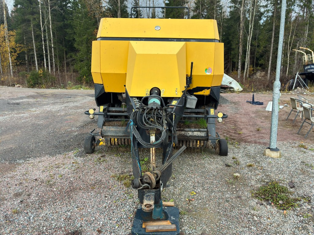 New Holland BB940A - Empacadora de pacas cuadradas: foto 2 New Holland BB940A - Empacadora de pacas cuadradas: foto 2