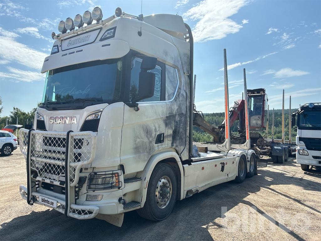 SCANIA R650B6X4NB - Camión forestal, Camión grúa: foto 1 SCANIA R650B6X4NB - Camión forestal, Camión grúa: foto 1