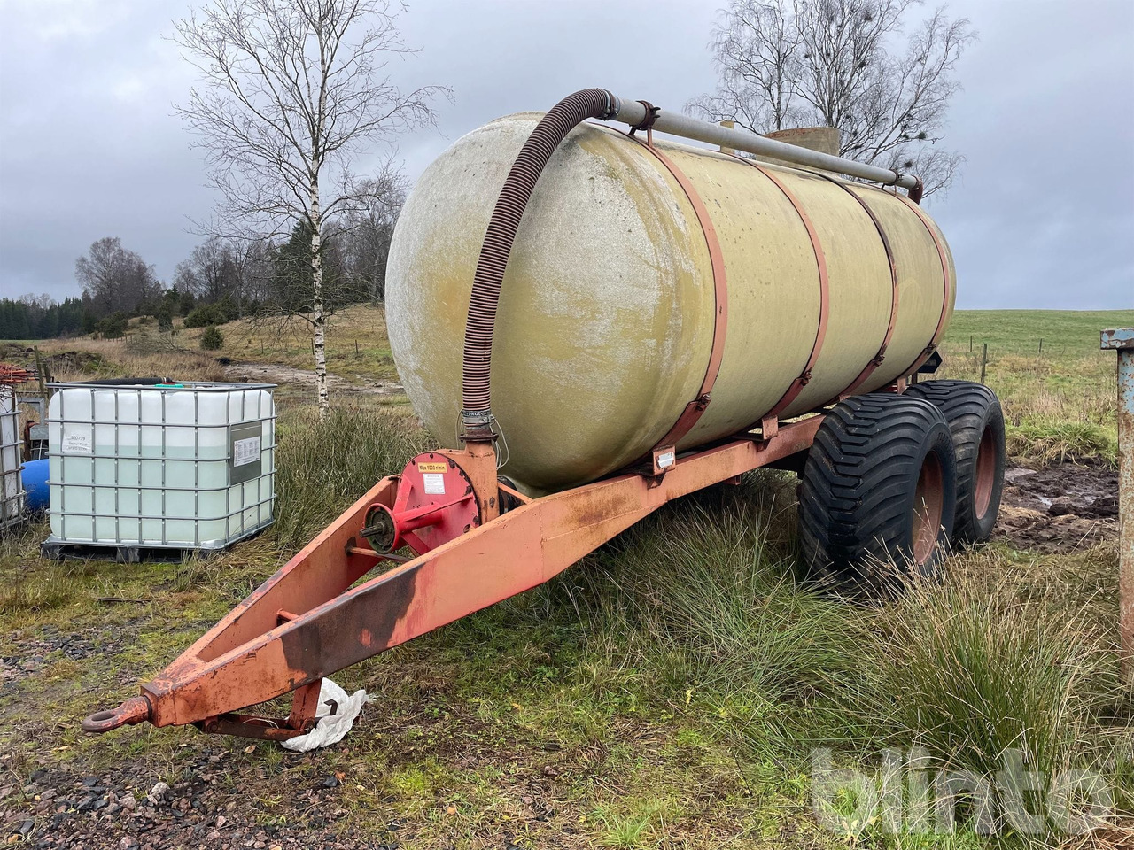 Star 13 kubik - Cuba de purín: foto 1 Star 13 kubik - Cuba de purín: foto 1