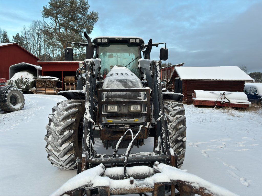 VALTRA T202 med lastare - Tractor: foto 2 VALTRA T202 med lastare - Tractor: foto 2