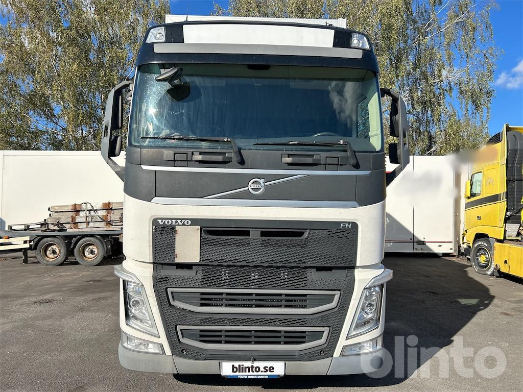 VOLVO FH 6*2 - Camión caja cerrada: foto 2 VOLVO FH 6*2 - Camión caja cerrada: foto 2