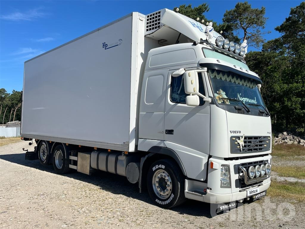 VOLVO FH12 6X2 - Camión frigorífico: foto 3 VOLVO FH12 6X2 - Camión frigorífico: foto 3