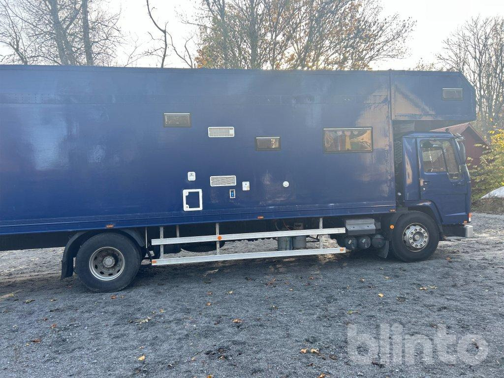Volvo FL7 4X2 - Camión para caballos: foto 5 Volvo FL7 4X2 - Camión para caballos: foto 5