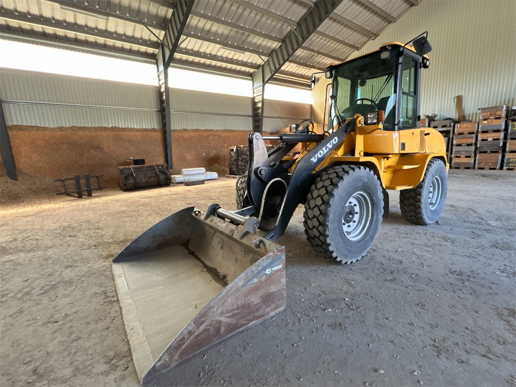 Volvo L30B PRO - Cargadora de ruedas: foto 1 Volvo L30B PRO - Cargadora de ruedas: foto 1