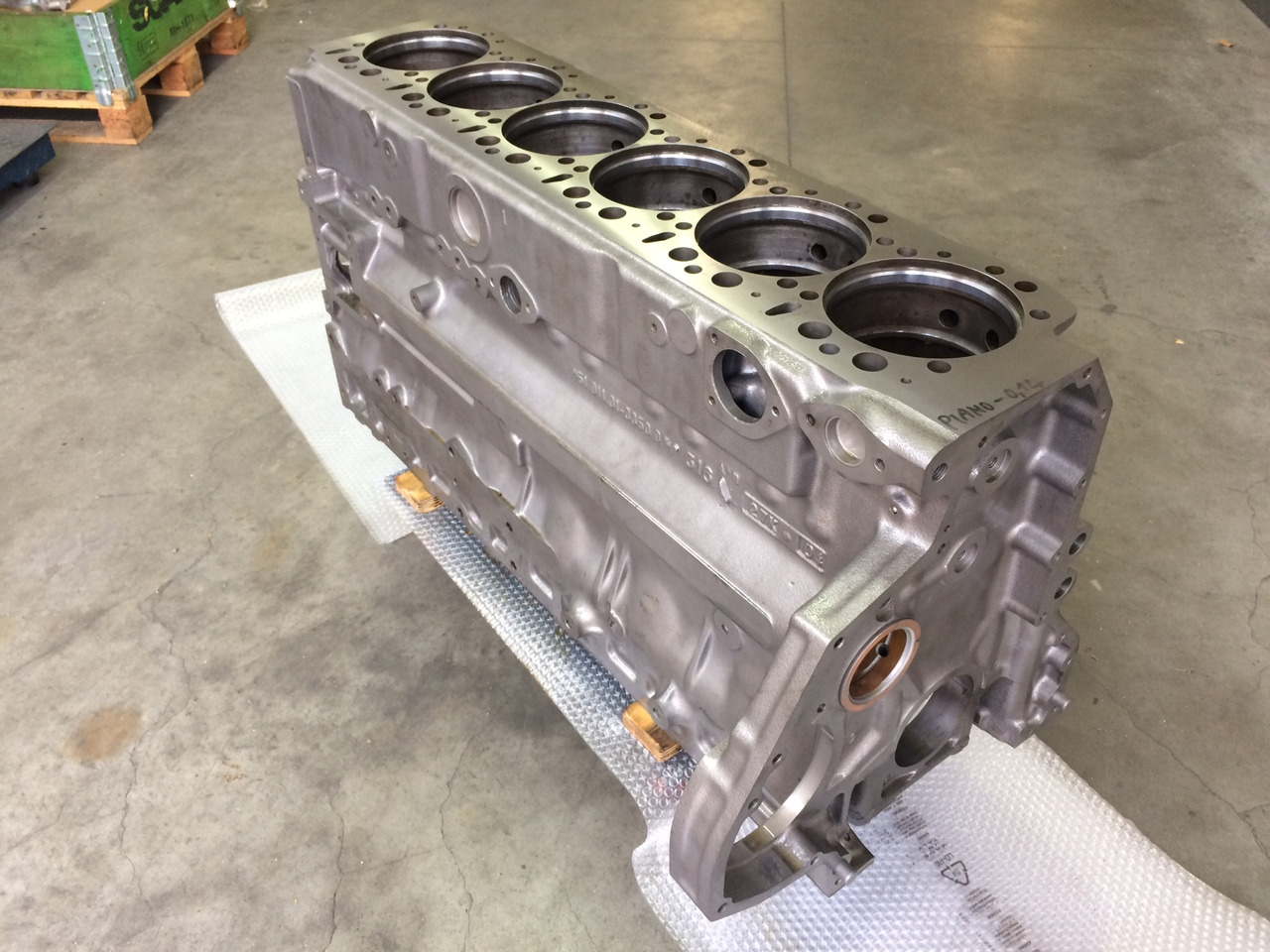 BASAMENTO MAN D2866 / D2876 / E2866 / E2876 - F2000 / BUS / INDUSTRIALI - Cárter para Autobús: foto 1 BASAMENTO MAN D2866 / D2876 / E2866 / E2876 - F2000 / BUS / INDUSTRIALI - Cárter para Autobús: foto 1