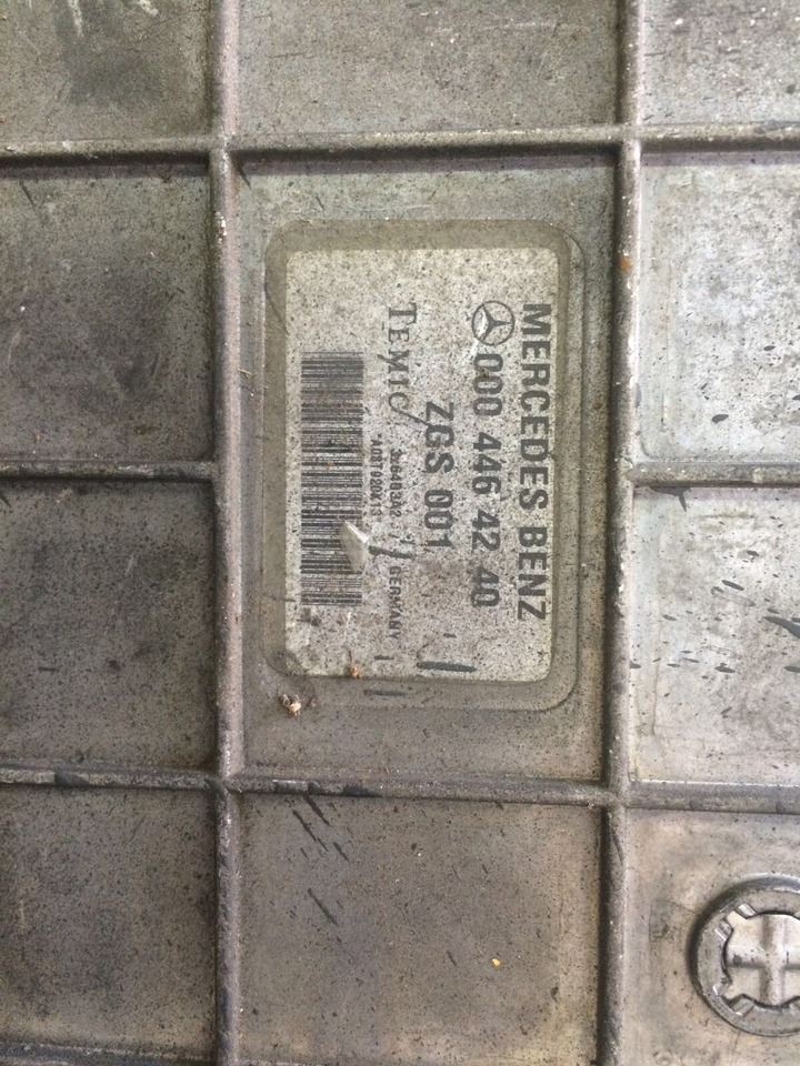 CENTRALINA MOTORE MERCEDES OM904LA.II/8 - VAR. 904.922 - Rif. A0404460540 - Unidad de control: foto 4 CENTRALINA MOTORE MERCEDES OM904LA.II/8 - VAR. 904.922 - Rif. A0404460540 - Unidad de control: foto 4