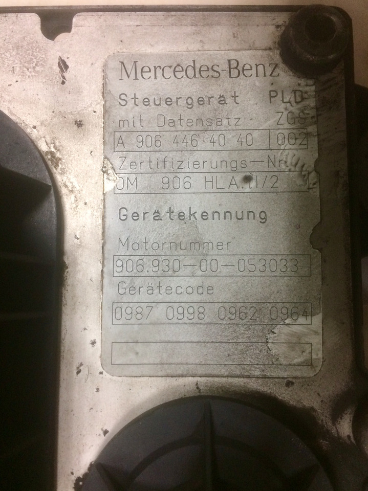 CENTRALINA MOTORE MERCEDES OM906HLA.II/2 - VAR. 906.930 - Rif. A9064464040 - Unidad de control: foto 2 CENTRALINA MOTORE MERCEDES OM906HLA.II/2 - VAR. 906.930 - Rif. A9064464040 - Unidad de control: foto 2