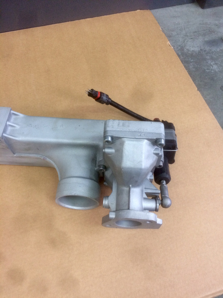 MODULO EGR (modulo ricircolo gas di scarico) - Motori MAN D2866 / D2876 - Euro 3 - RIF. MAN 51081007026 - 51081007027 - 51081007028 - 51081007089 - Enfriador EGR: foto 4 MODULO EGR (modulo ricircolo gas di scarico) - Motori MAN D2866 / D2876 - Euro 3 - RIF. MAN 51081007026 - 51081007027 - 51081007028 - 51081007089 - Enfriador EGR: foto 4