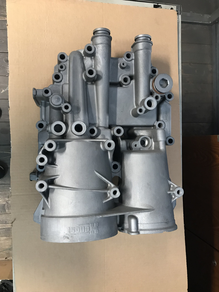 MODULO RAFFREDDAMENTO OLIO MOTORI MAN D2066 / D2676 - Motor y piezas para Camión: foto 1 MODULO RAFFREDDAMENTO OLIO MOTORI MAN D2066 / D2676 - Motor y piezas para Camión: foto 1