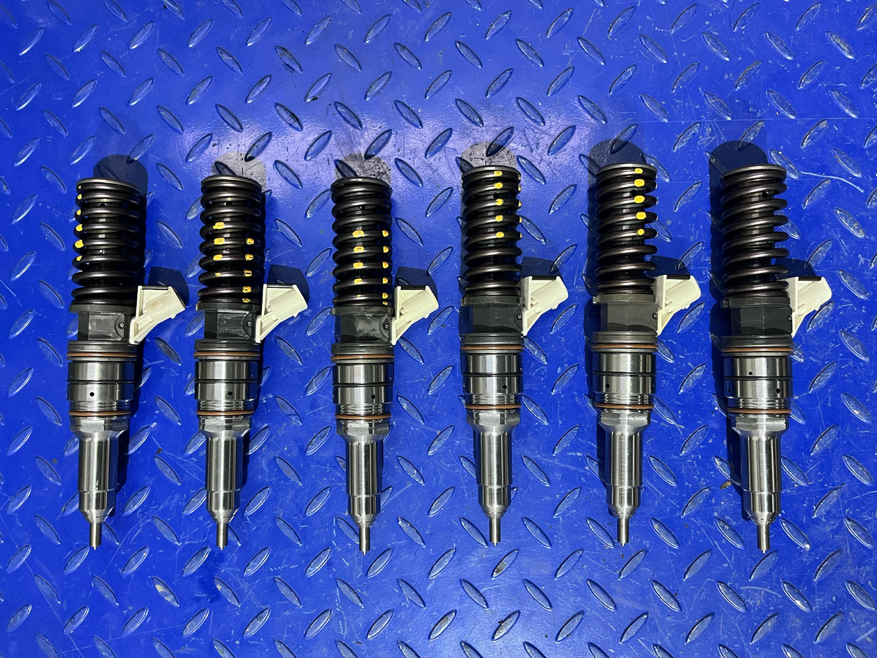 BOSCH Pump Nozzle Iveco 504287069 - Inyector: foto 1 BOSCH Pump Nozzle Iveco 504287069 - Inyector: foto 1