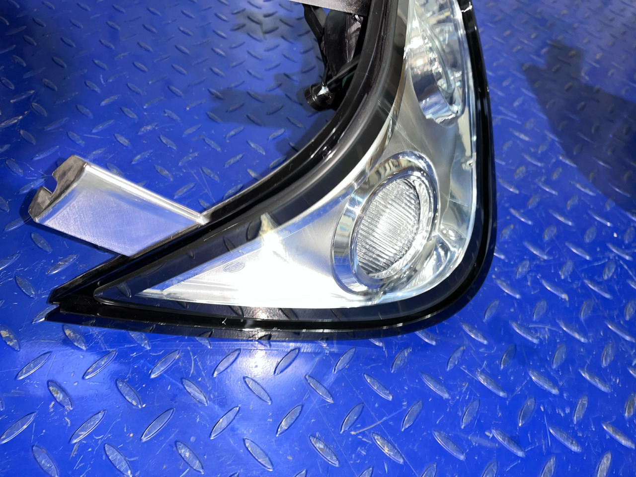 HELLA Headlight Set 1KE996 600-05 / 06 - Faro delantero: foto 3 HELLA Headlight Set 1KE996 600-05 / 06 - Faro delantero: foto 3