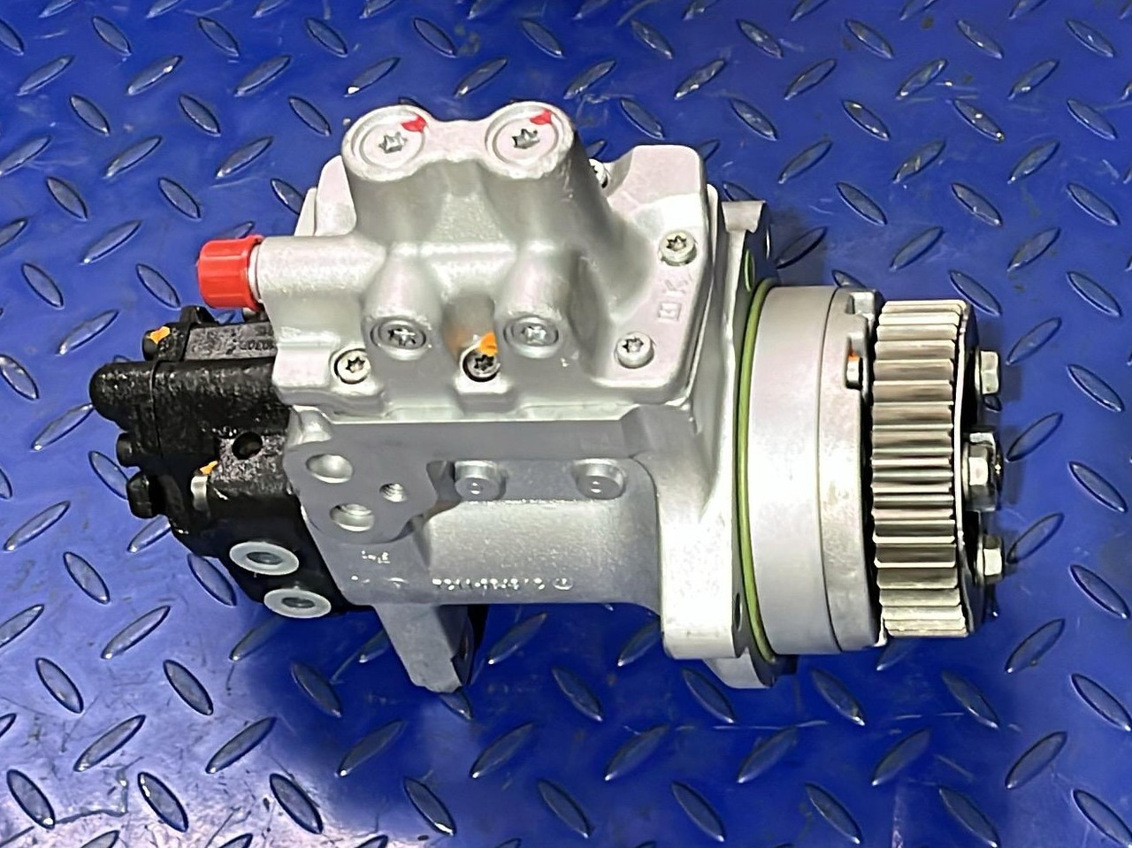 Mercedes Atego OM934 Euro 6 High Pressure Pump OM934 - Bomba de combustible para Camión: foto 1 Mercedes Atego OM934 Euro 6 High Pressure Pump OM934 - Bomba de combustible para Camión: foto 1