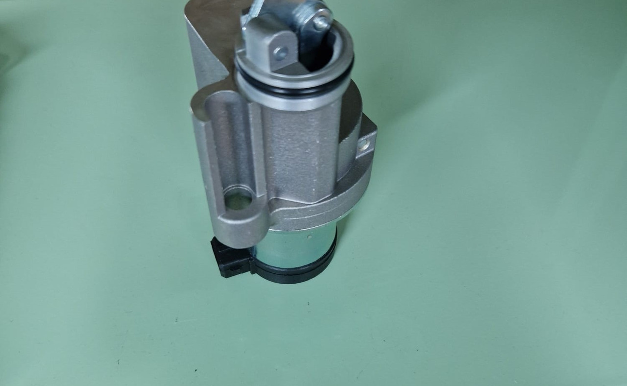 DEUTZ Bobina de oprire 12 V Deutz 4513018 - Piezas de recambio para Maquinaria de construcción: foto 4 DEUTZ Bobina de oprire 12 V Deutz 4513018 - Piezas de recambio para Maquinaria de construcción: foto 4