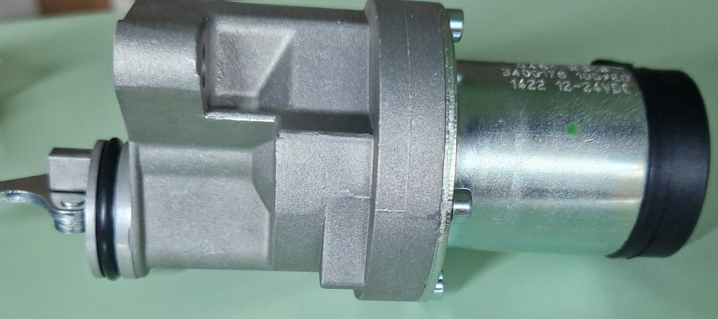 DEUTZ Solenoid 04513018 - Piezas de recambio para Maquinaria de construcción: foto 4 DEUTZ Solenoid 04513018 - Piezas de recambio para Maquinaria de construcción: foto 4
