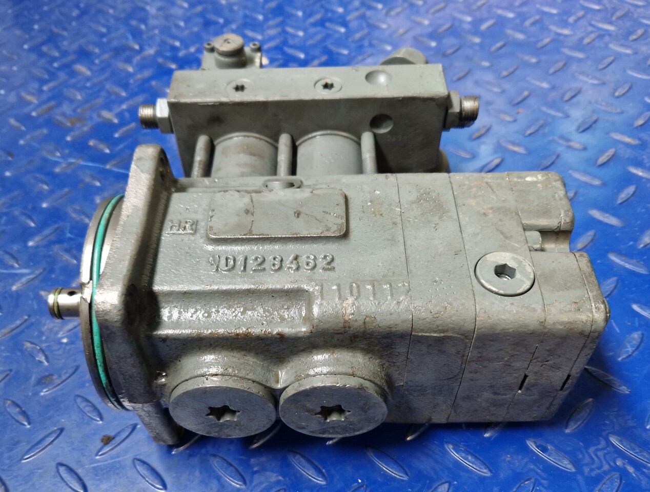 Liebherr INJECTION PUMP 10128462 - Piezas de recambio para Camión: foto 1 Liebherr INJECTION PUMP 10128462 - Piezas de recambio para Camión: foto 1