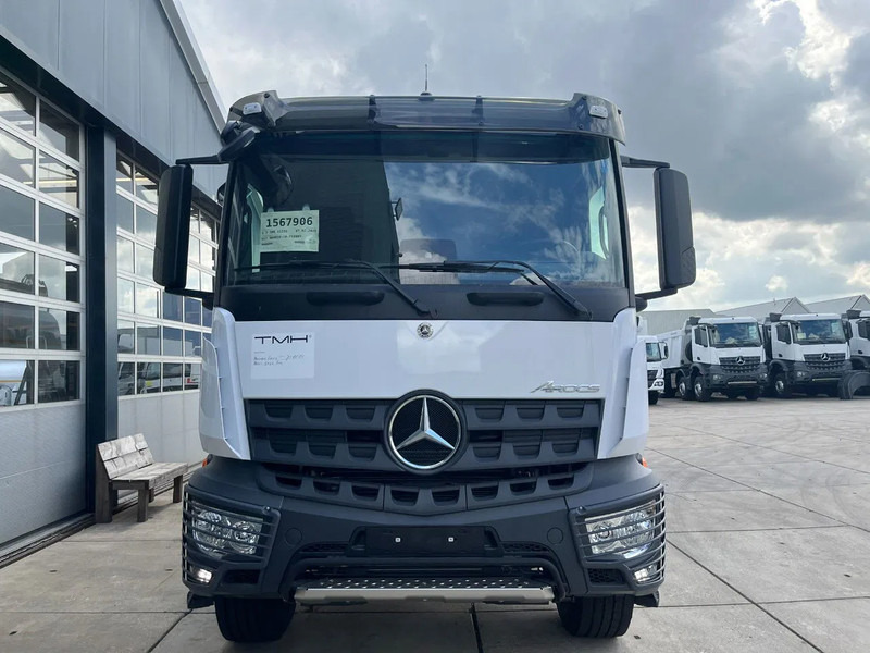 Mercedes-Benz Arocs 4040 6x6 Water Tank Truck - Camión cisterna: foto 5 Mercedes-Benz Arocs 4040 6x6 Water Tank Truck - Camión cisterna: foto 5