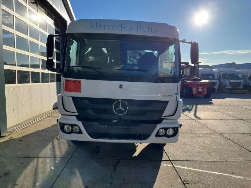 Mercedes-Benz Atego 1418 4x2 Fuel Tank Truck - Camión cisterna: foto 3 Mercedes-Benz Atego 1418 4x2 Fuel Tank Truck - Camión cisterna: foto 3