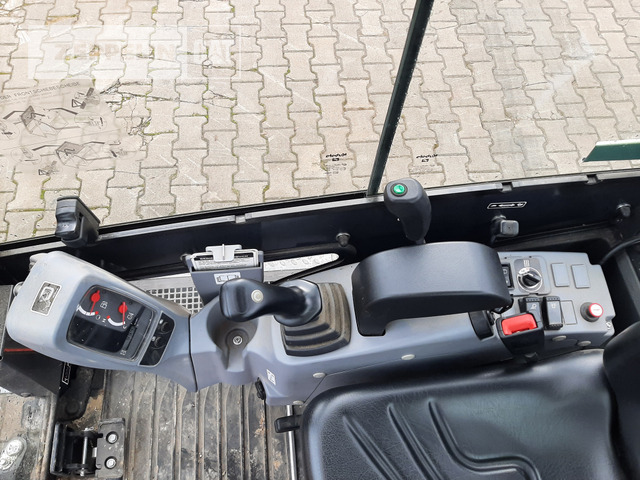 Miniexcavadora Kubota KX016-4: foto 31