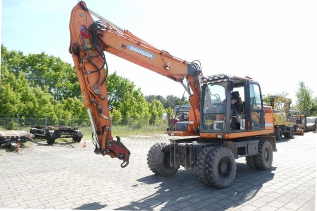 Doosan Mobilbagger DX 160 Mobilbagger - Excavadora de ruedas: foto 2 Doosan Mobilbagger DX 160 Mobilbagger - Excavadora de ruedas: foto 2