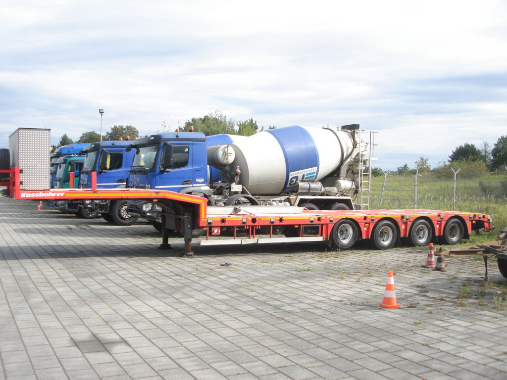 KAESSBOHRER Kaessbohrer LB4E Tiefladerauflieger EX-1 KK LOWBED AUSZIEHBAR-2x Lenkachsen - Semirremolque góndola rebajadas: foto 2 KAESSBOHRER Kaessbohrer LB4E Tiefladerauflieger EX-1 KK LOWBED AUSZIEHBAR-2x Lenkachsen - Semirremolque góndola rebajadas: foto 2