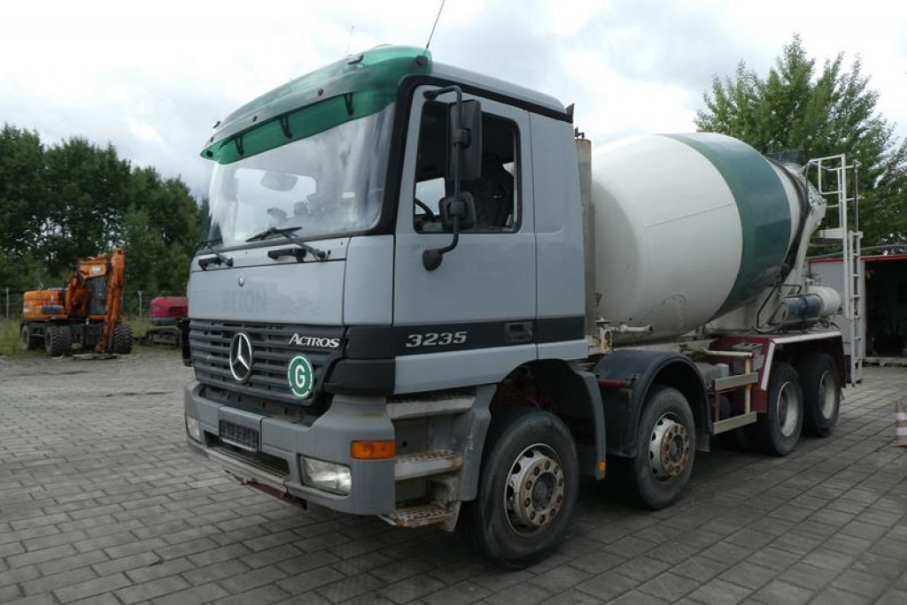 MERCEDES-BENZ Mercedes-Benz Actros Betonmischer 3235 B 8x4 Stetter 9m³ -Deutsch - Camión hormigonera: foto 2 MERCEDES-BENZ Mercedes-Benz Actros Betonmischer 3235 B 8x4 Stetter 9m³ -Deutsch - Camión hormigonera: foto 2