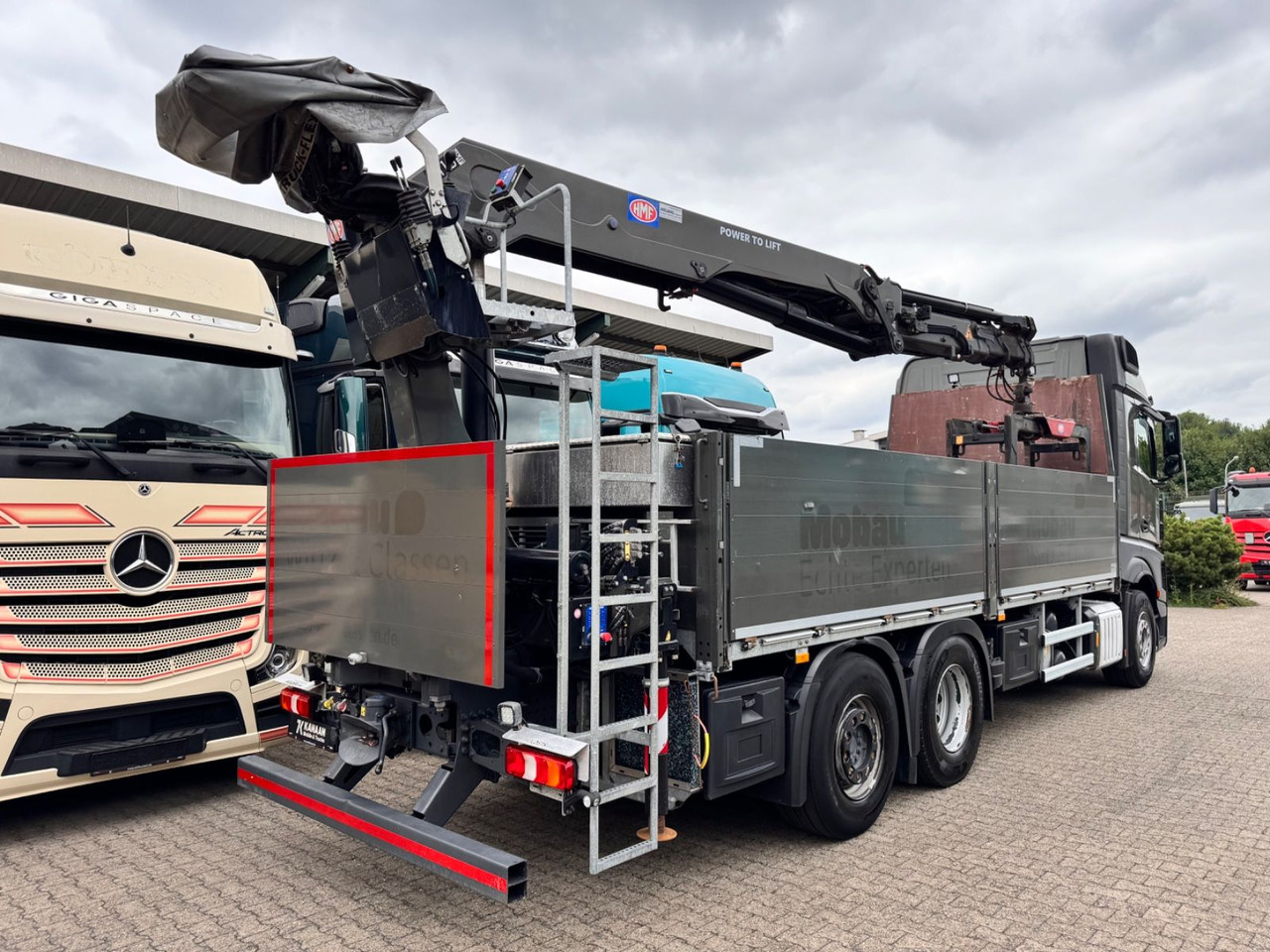 Mercedes-Benz 2545 Actros 4 Baustoffkran HMF Hochdach - Camión grúa: foto 4 Mercedes-Benz 2545 Actros 4 Baustoffkran HMF Hochdach - Camión grúa: foto 4
