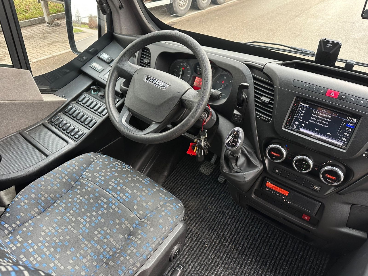 Iveco Atomic AN21 (wenig Km*7.2t) Rosero/ Rapido - Minibús, Furgoneta de pasajeros: foto 3 Iveco Atomic AN21 (wenig Km*7.2t) Rosero/ Rapido - Minibús, Furgoneta de pasajeros: foto 3