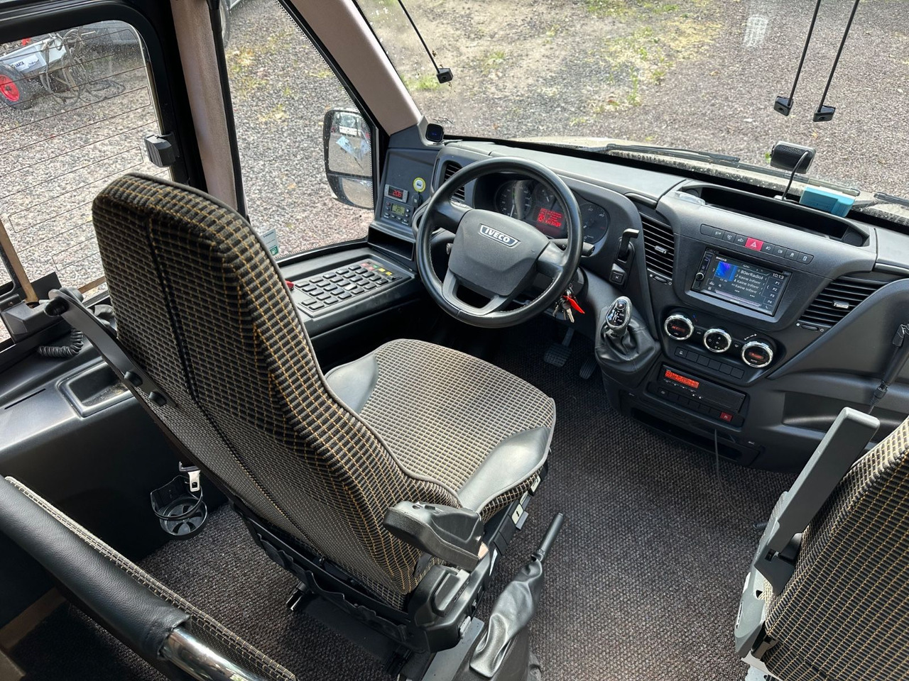 Iveco First Rosero-P (82 tkm*29 Sitze) Rapido O818 - Minibús, Furgoneta de pasajeros: foto 4 Iveco First Rosero-P (82 tkm*29 Sitze) Rapido O818 - Minibús, Furgoneta de pasajeros: foto 4