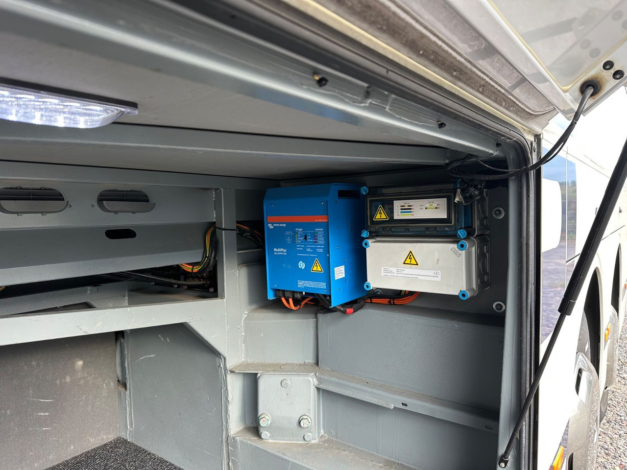 Mercedes-Benz Tourismo O350 17 RHD-L (60 Sitze*341.tKM*DE*TOP) - Autocar: foto 4 Mercedes-Benz Tourismo O350 17 RHD-L (60 Sitze*341.tKM*DE*TOP) - Autocar: foto 4